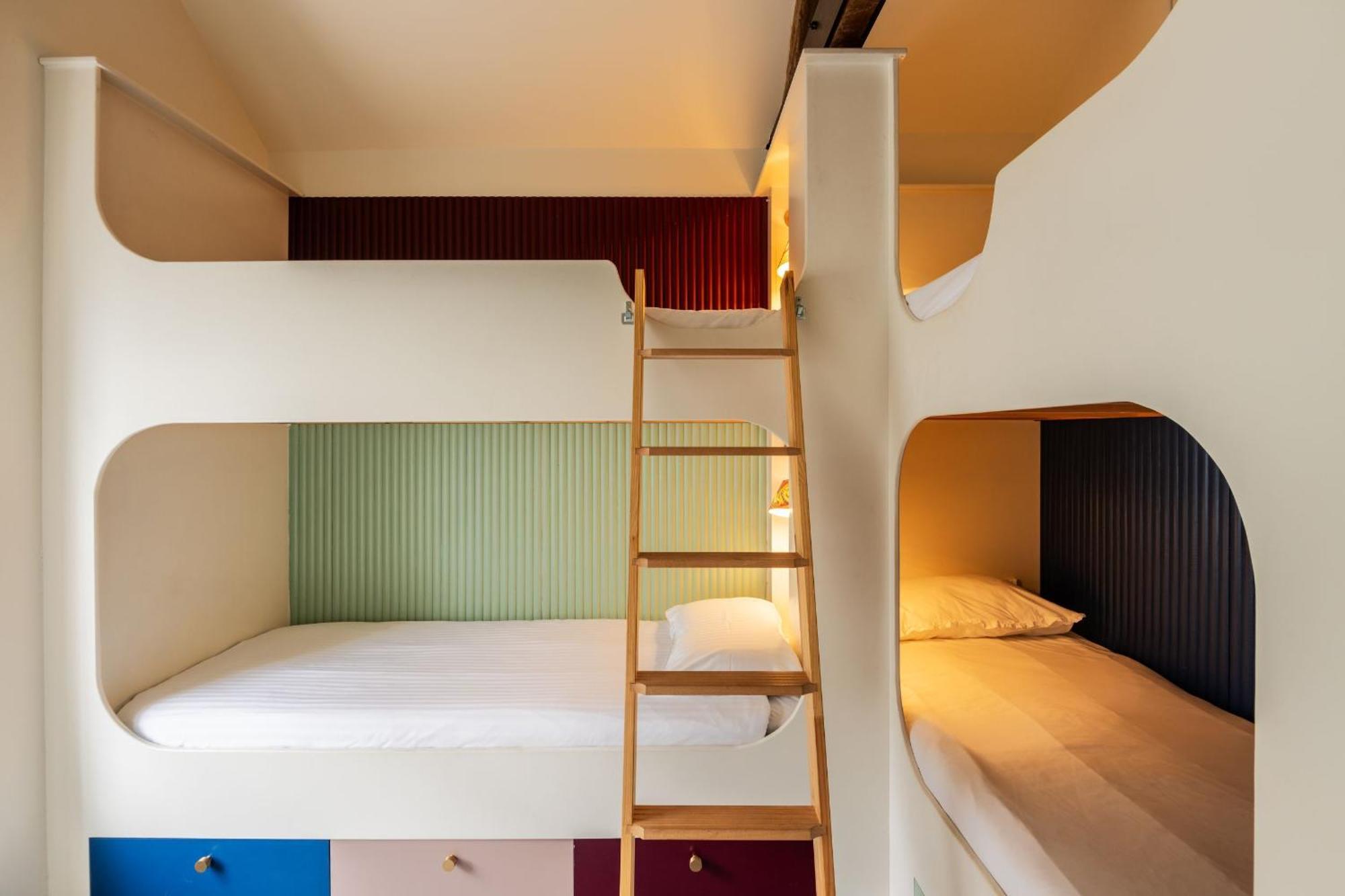 Вилла Smurf House Кингсбридж Экстерьер фото